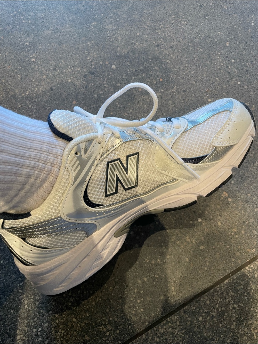New Balance 530 Sneakers - Picture 2 of 3